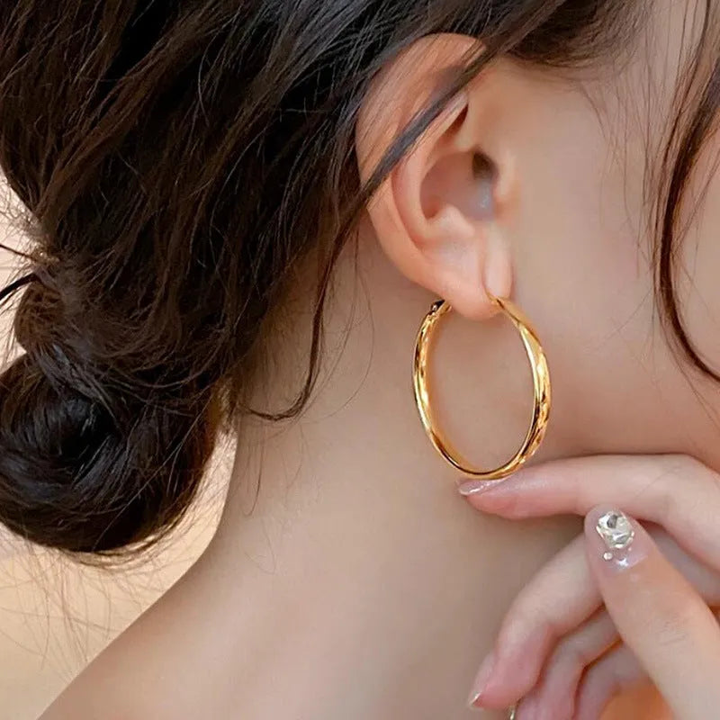 40mm circular metal hoop earrings in gold or silver finish