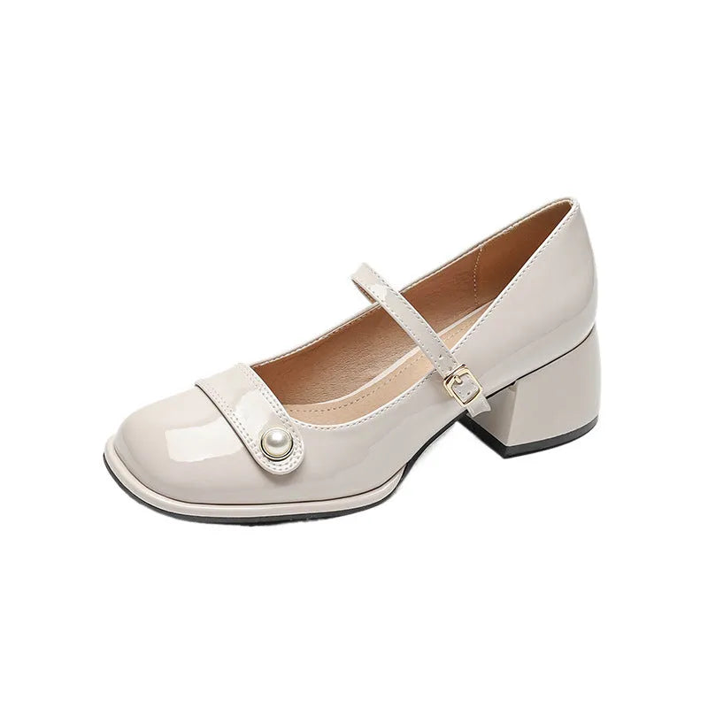 Women's plus size French style pumps with chunky fairy heels and square toe in patent leather