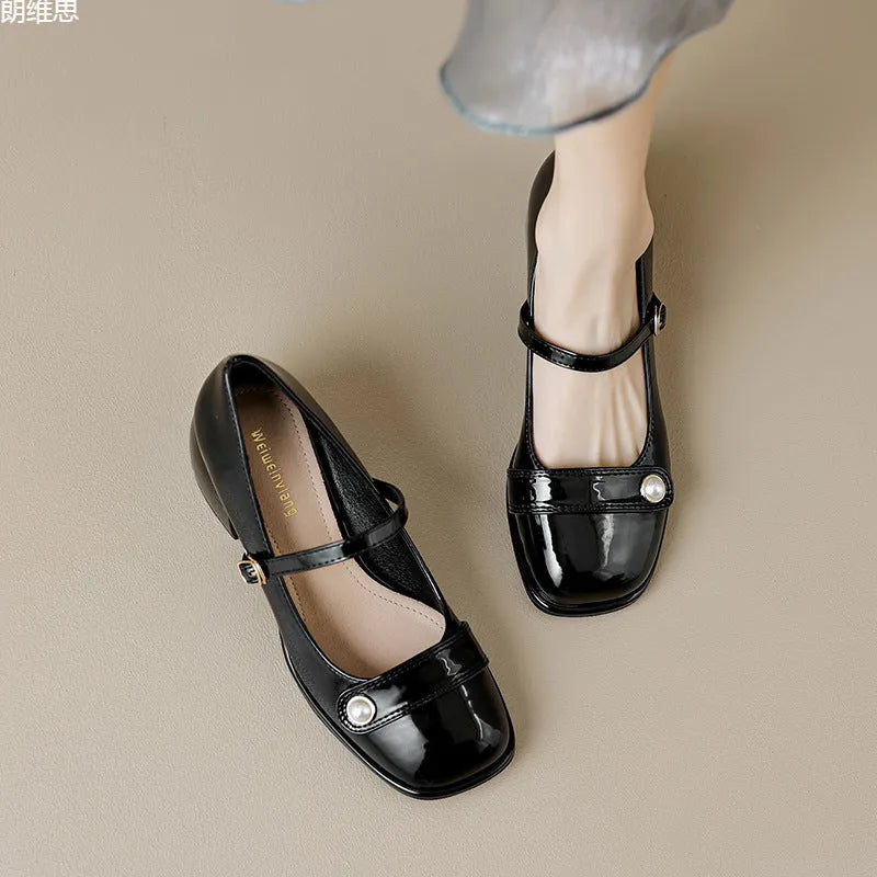 Women's plus size French style pumps with chunky fairy heels and square toe in patent leather