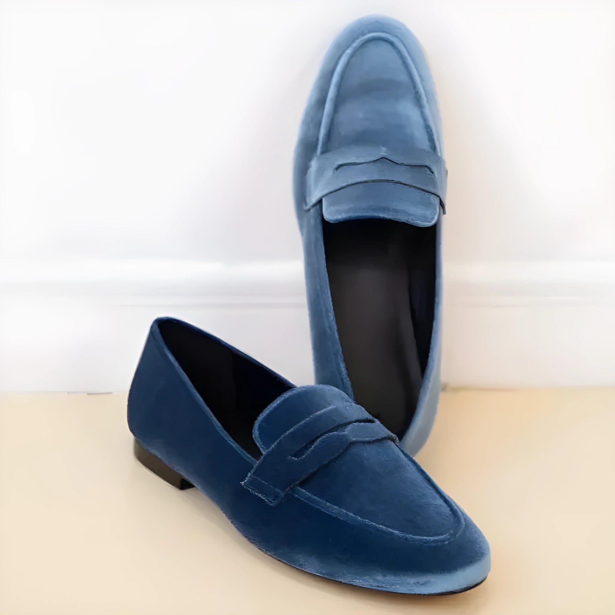 Blue and black women's flat loafers with a round toe and low-top suede PU upper.
