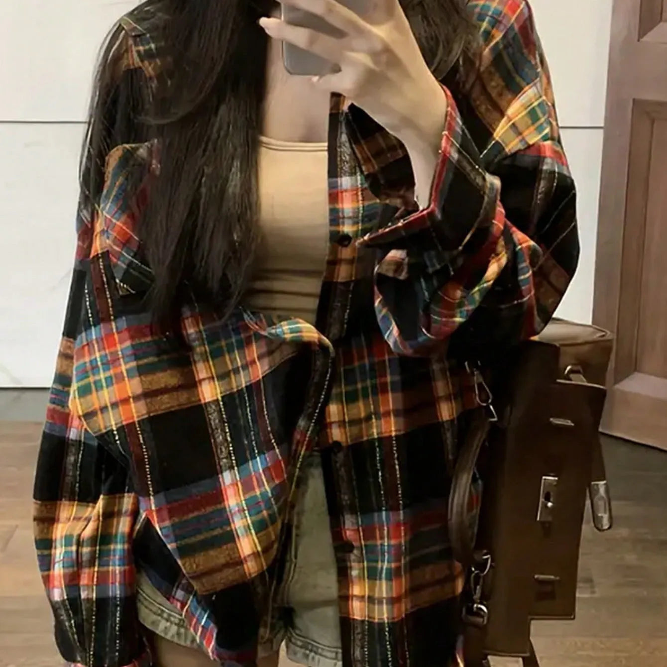 Women's casual loose plaid shirt in striped pattern with long sleeves and regular fit