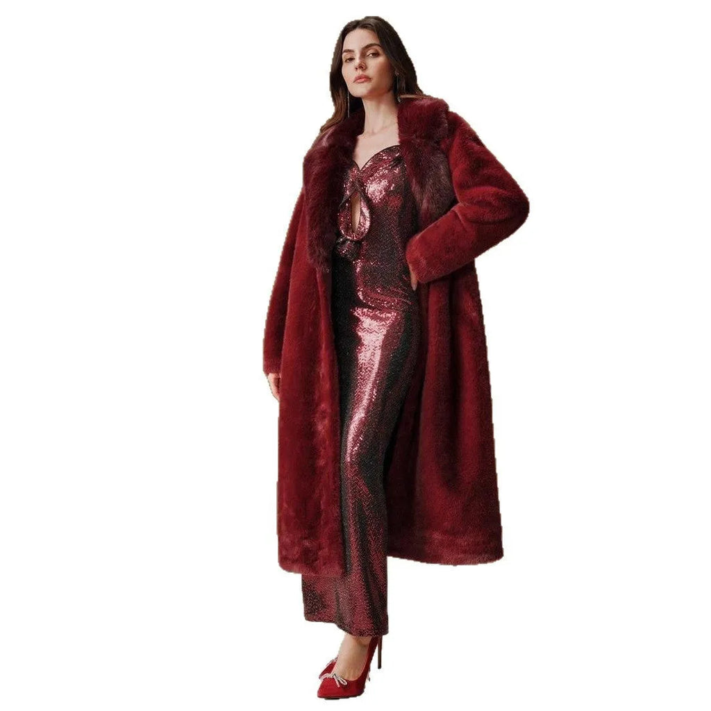 Women's lengthened faux fur coat in camel colour with regular sleeves