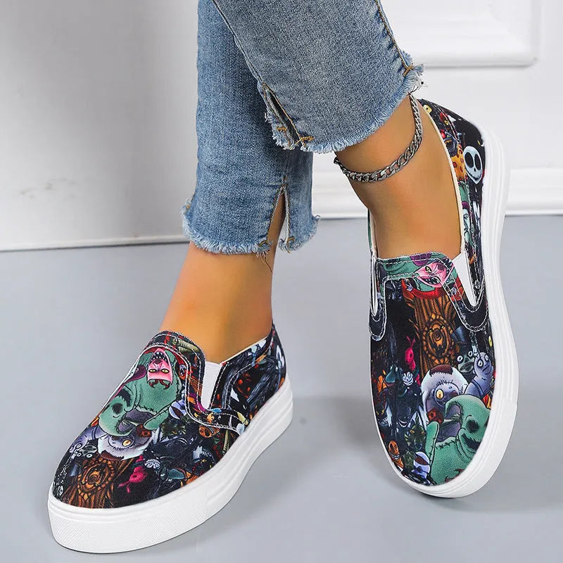 Women's low-top casual canvas slip-on shoes with flat rubber sole in multiple colours