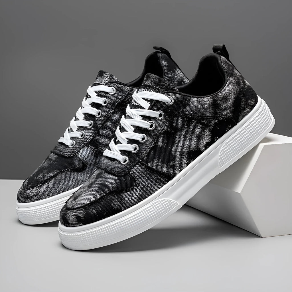 Men's low-top canvas platform sneakers in blue with lace-up front and sewn thread detailing