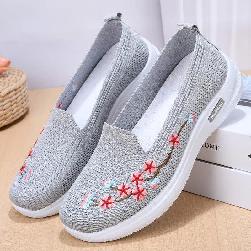 Women's embroidered floral pumps with breathable woven upper and anti-slip sole