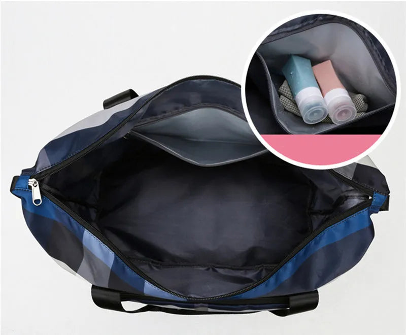 Foldable travel duffel bag in black Oxford cloth with dry wet separation and shoe compartment, 20-35L capacity.