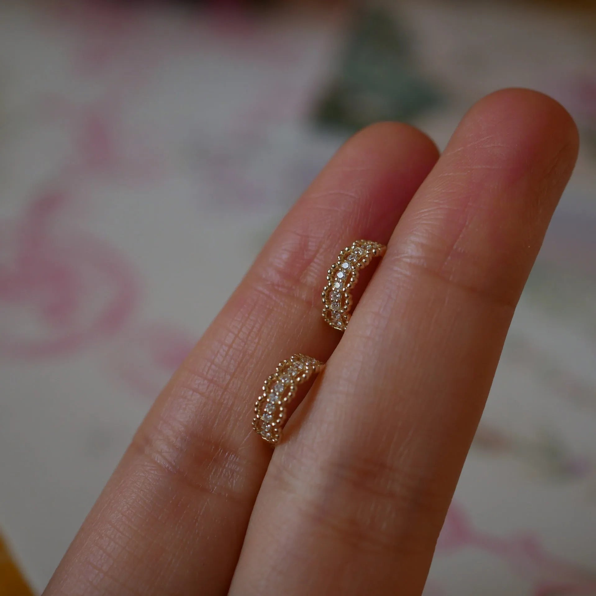 Small lace pattern ear clip bone stud earrings in gold or platinum colour on 925 silver