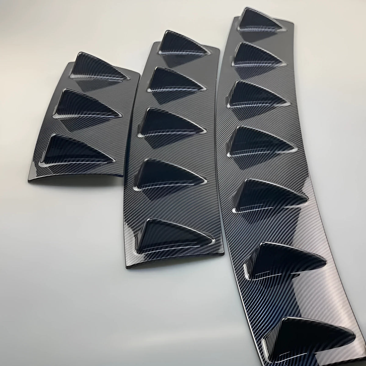 Universal ABS rear spoiler rear shovel in bright black or carbon pattern for GM vehicles, small medium large