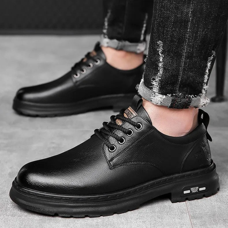Men's black and brown retro casual shoes with round toe, artificial PU upper, and leather sole