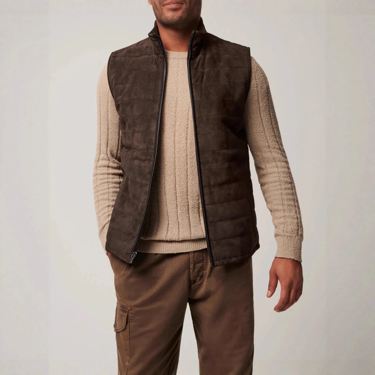 Brown men's horizontal vest jacket with sleeveless design and straight hem, shown in sizes S to XXXL