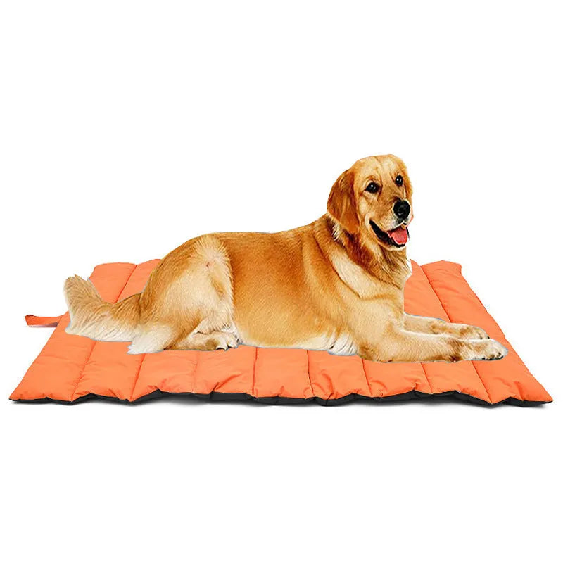 Waterproof folding Oxford fabric mat for dogs and cats packed at 35x25 cm in black color