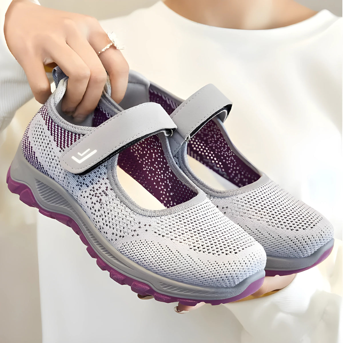 Women's Velcro walking shoes in Flyknit with mesh lining, low 1-3cm heel and round toe, Black And Purple