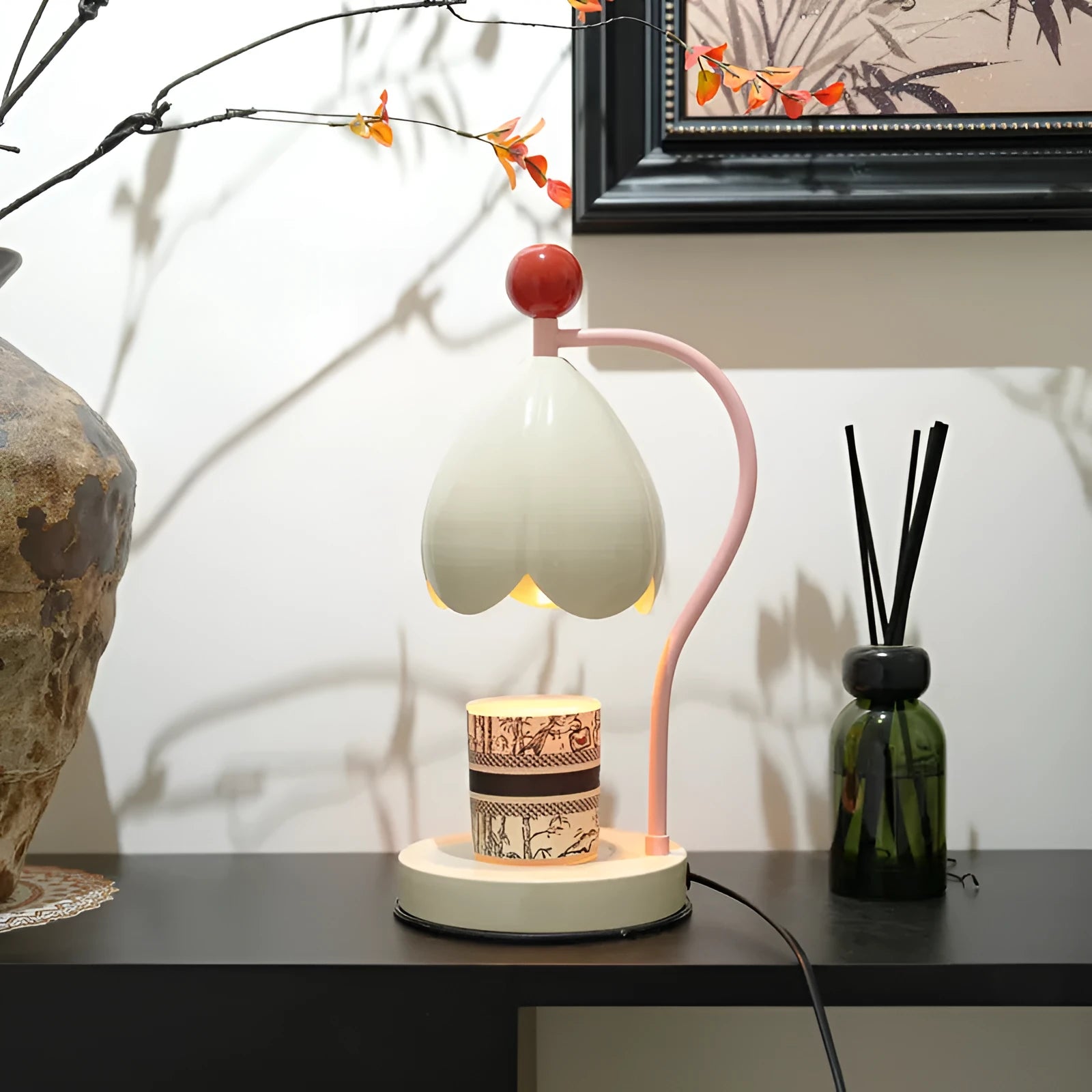 Linglan ancient style melting wax fragrance desk lamp with metal holder in cream white or dark green.