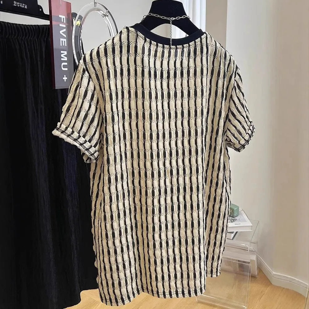 Black striped men's casual shirt with short sleeves and loose fit