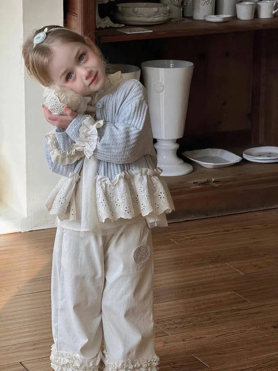 Girls' Mori style three-piece outfit with cotton cardigan, beige shirt and cake pants, sizes 90-140