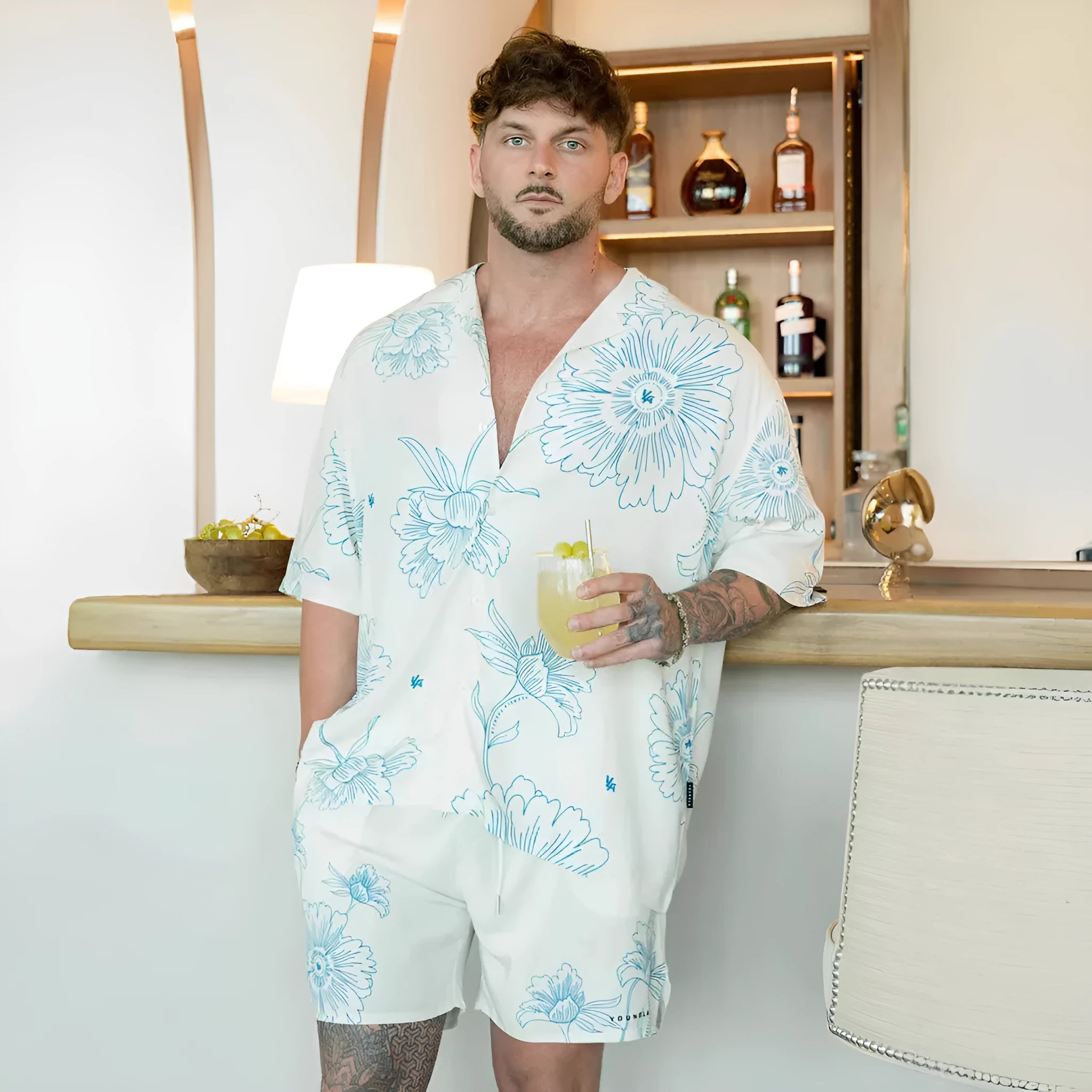 Men's printed casual short sleeve top with flower pattern in polyester elastic fabric