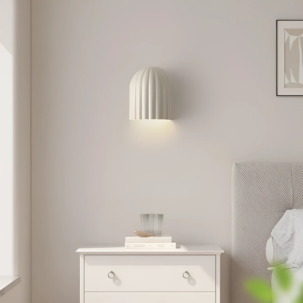 Modern wall lamp with metal ironwork and resin body, 220V, for corridor aisle bedside, in creamy white green or red.