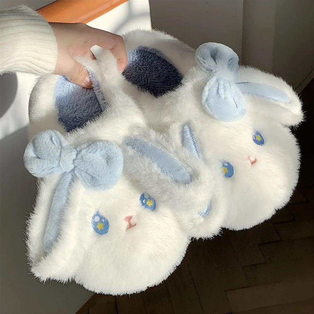 White indoor confinement slippers with soft EVA sole and faux wool lining available in sizes 36-41