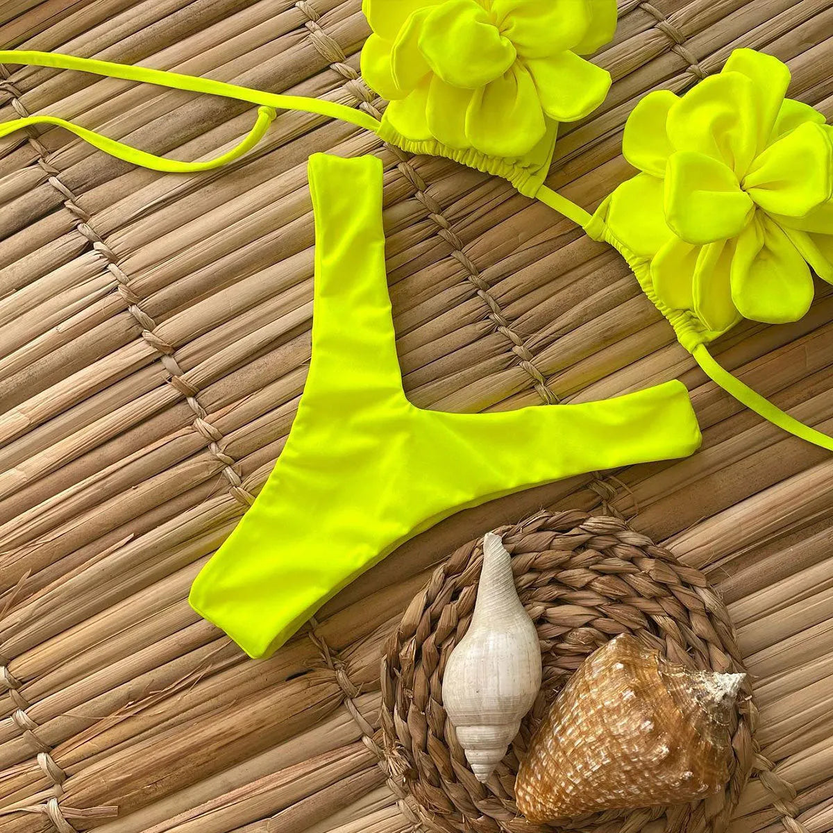 Three-dimensional 3D flower low waist bikini swimsuit in solid colour with backless design