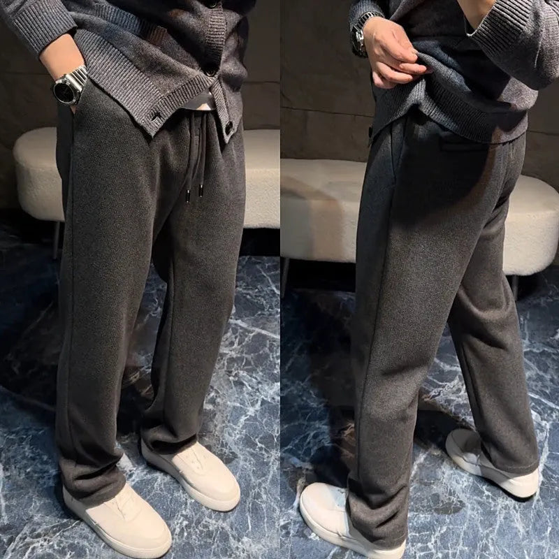 Loose men's cotton-blend sweatpants in solid colour with wide leg and drawstring waist
