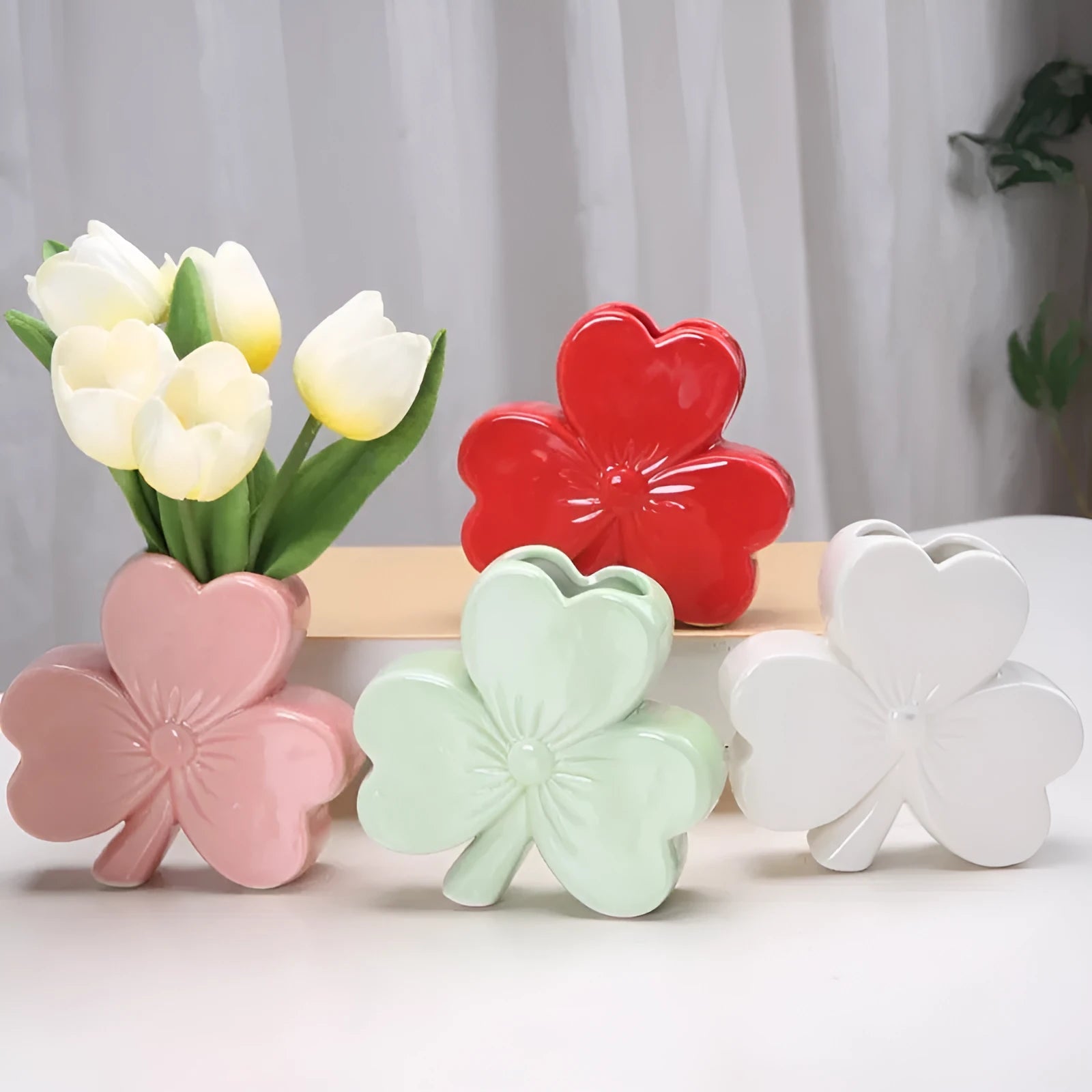 European style ceramic desktop vase in white porcelain with four colour options