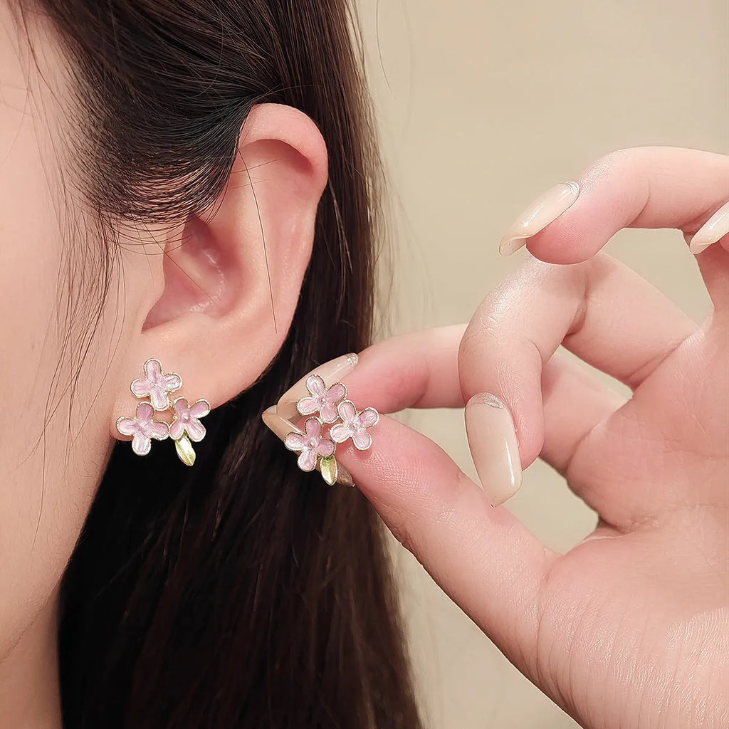 Silver Needle Mori flower stud earrings in zinc alloy with electroplated finish, colour E39741, on white background