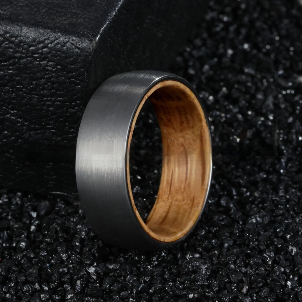 Silver tungsten ring with barrel wood inner layer for men, simple band style, electroplated finish