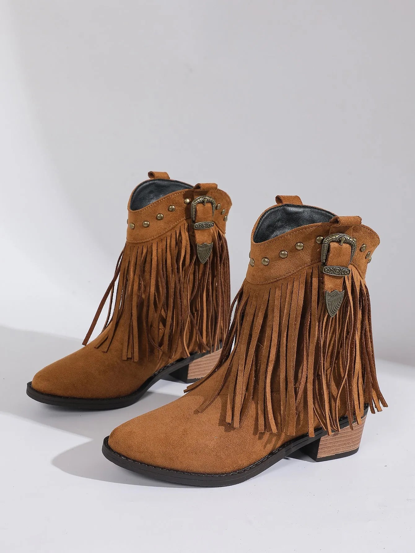 Retro pointed tassel western cowboy boot for women in plus sizes, suede upper, mid heel