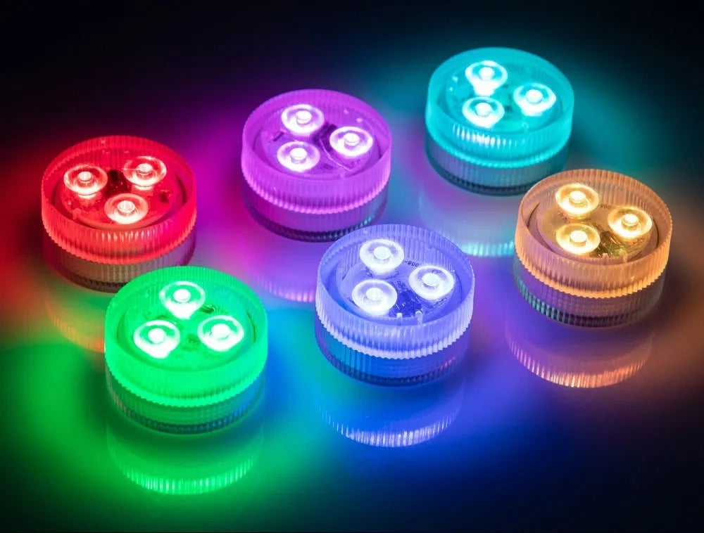 Compact remote control LED diving light for aquarium and fish tank illumination.