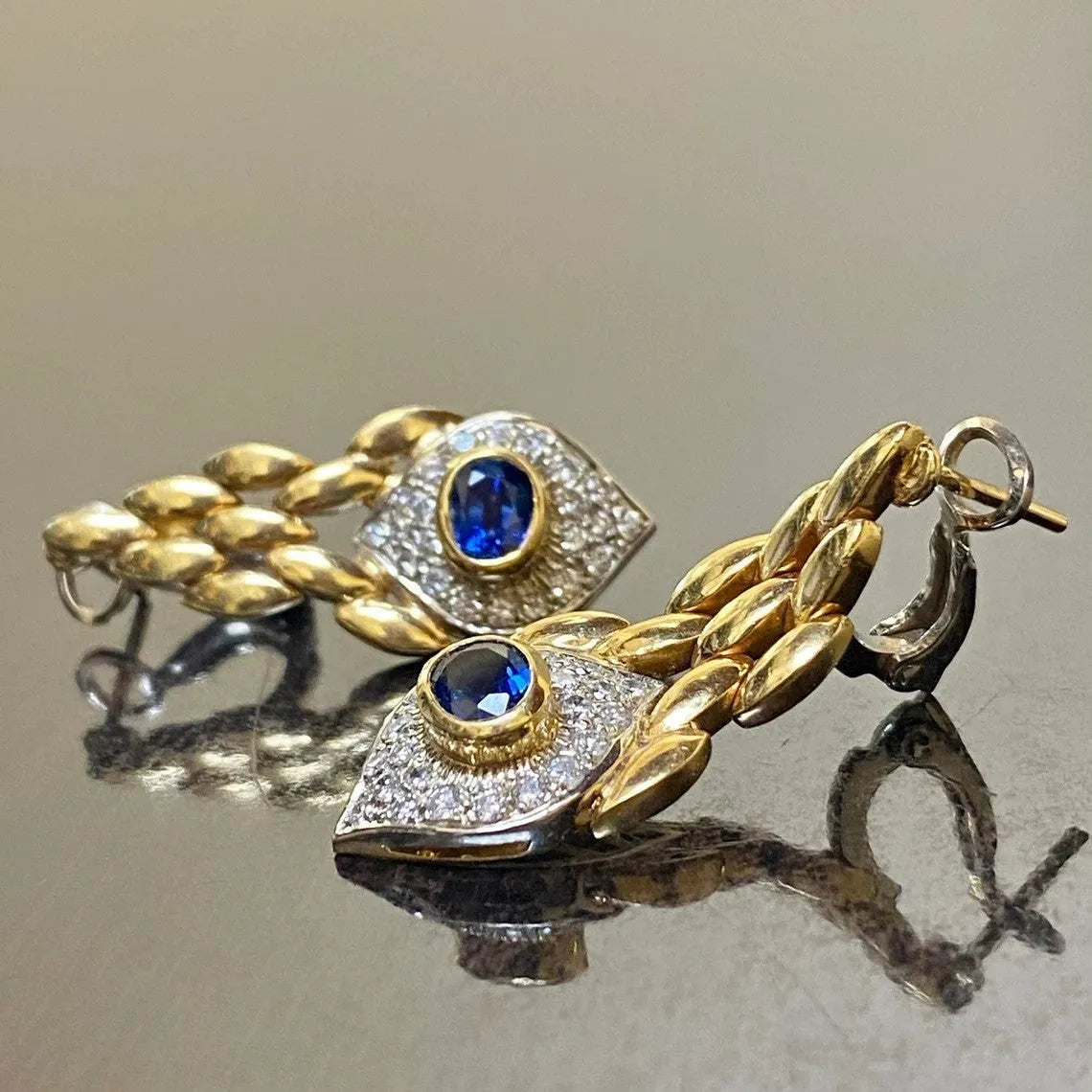 Pair of retro snake earrings for women in imitation gold electroplated alloy, OL fashion style