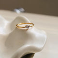 Golden heart-shaped oval ring in stainless steel with electroplated finish