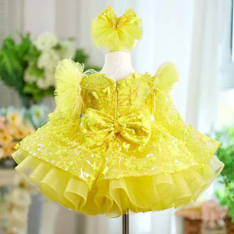 Yellow girls princess costume dress with short sleeves, suitable for heights 80 to 160cm, chemical fibre blend