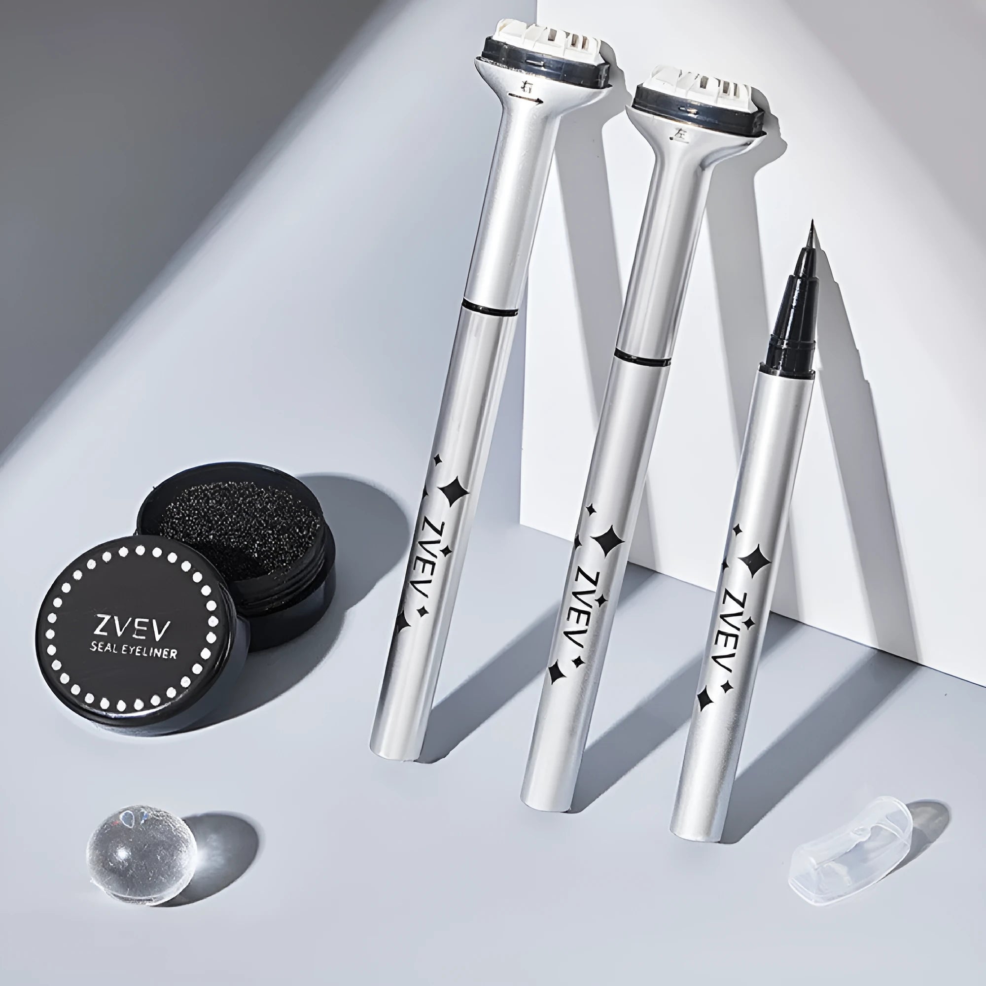 Double-headed lower eyelash seal liquid eyeliner pen in retro black and caramel mocha with 0.5g and 3g net content