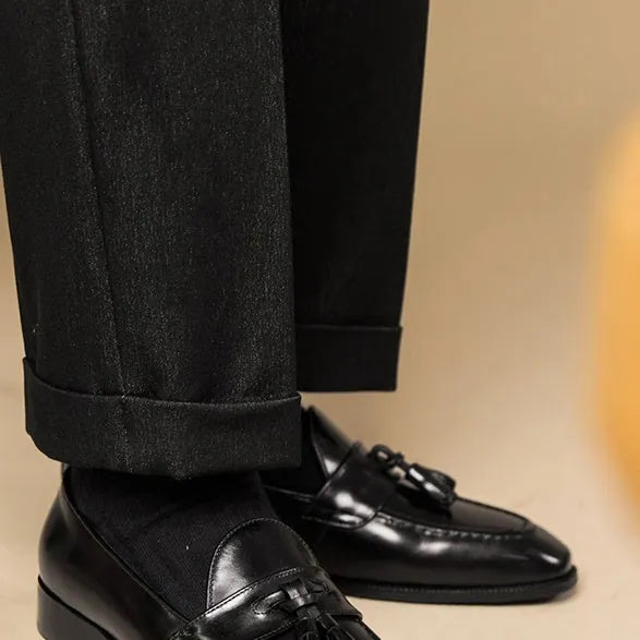 Men's black genuine leather tassel loafers with rubber sole in British business casual style