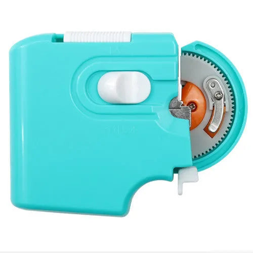 Electric fishing hook tier tool with automatic tying mechanism in PC shell housing