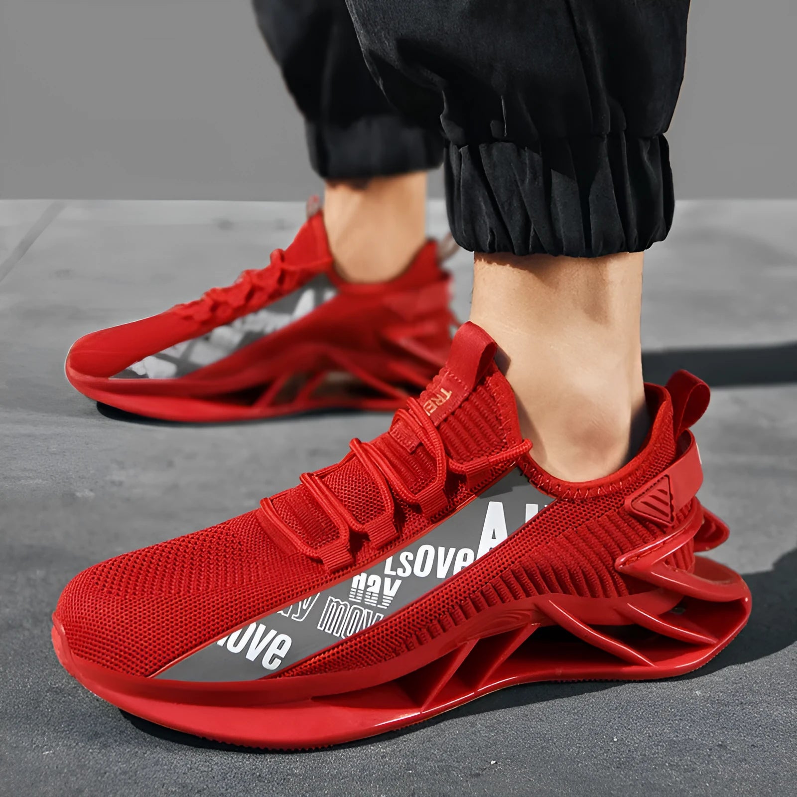Men's casual exercise shoes with fly woven mesh upper in solid colour with embroidery details