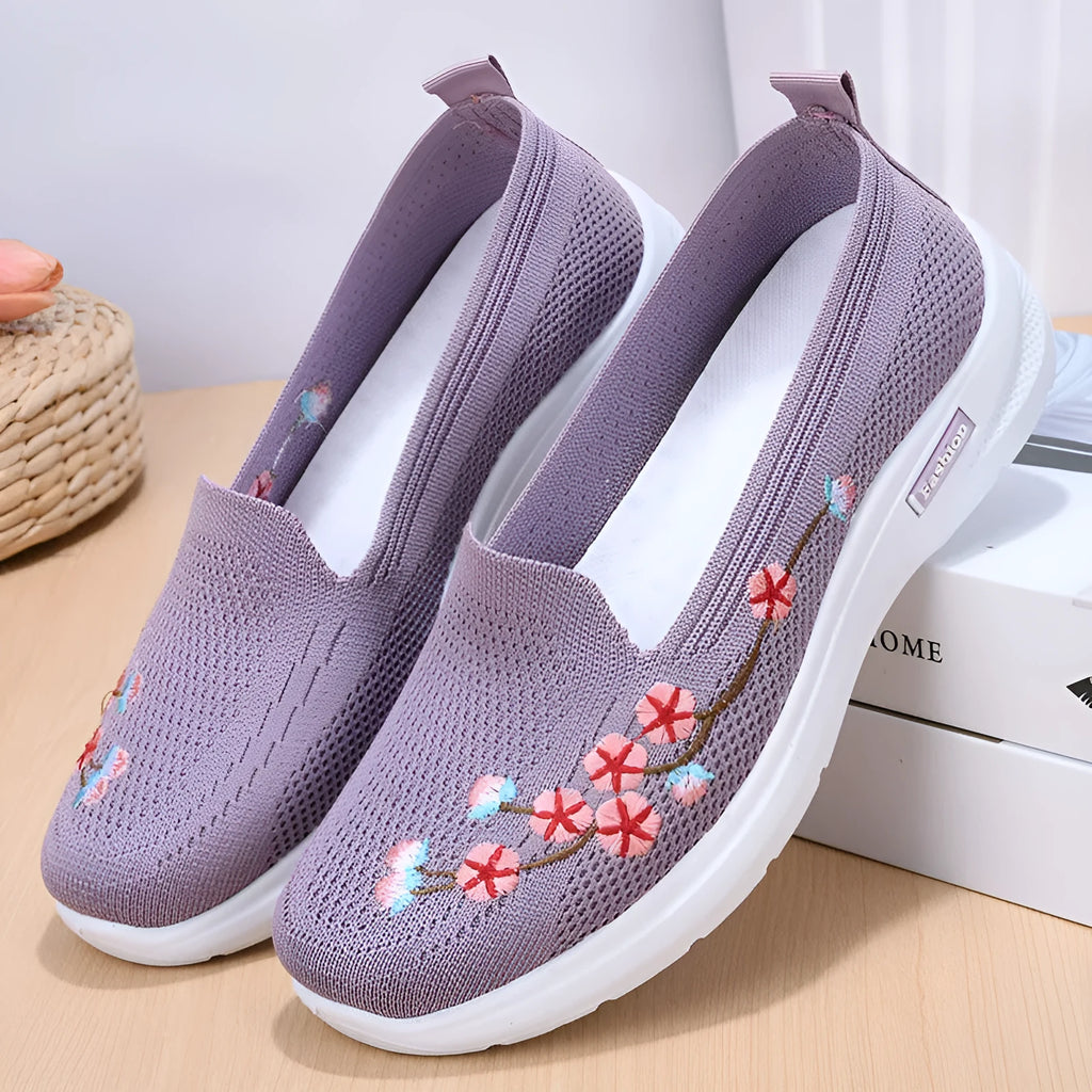 Women's embroidered floral pumps with breathable woven upper and anti-slip sole