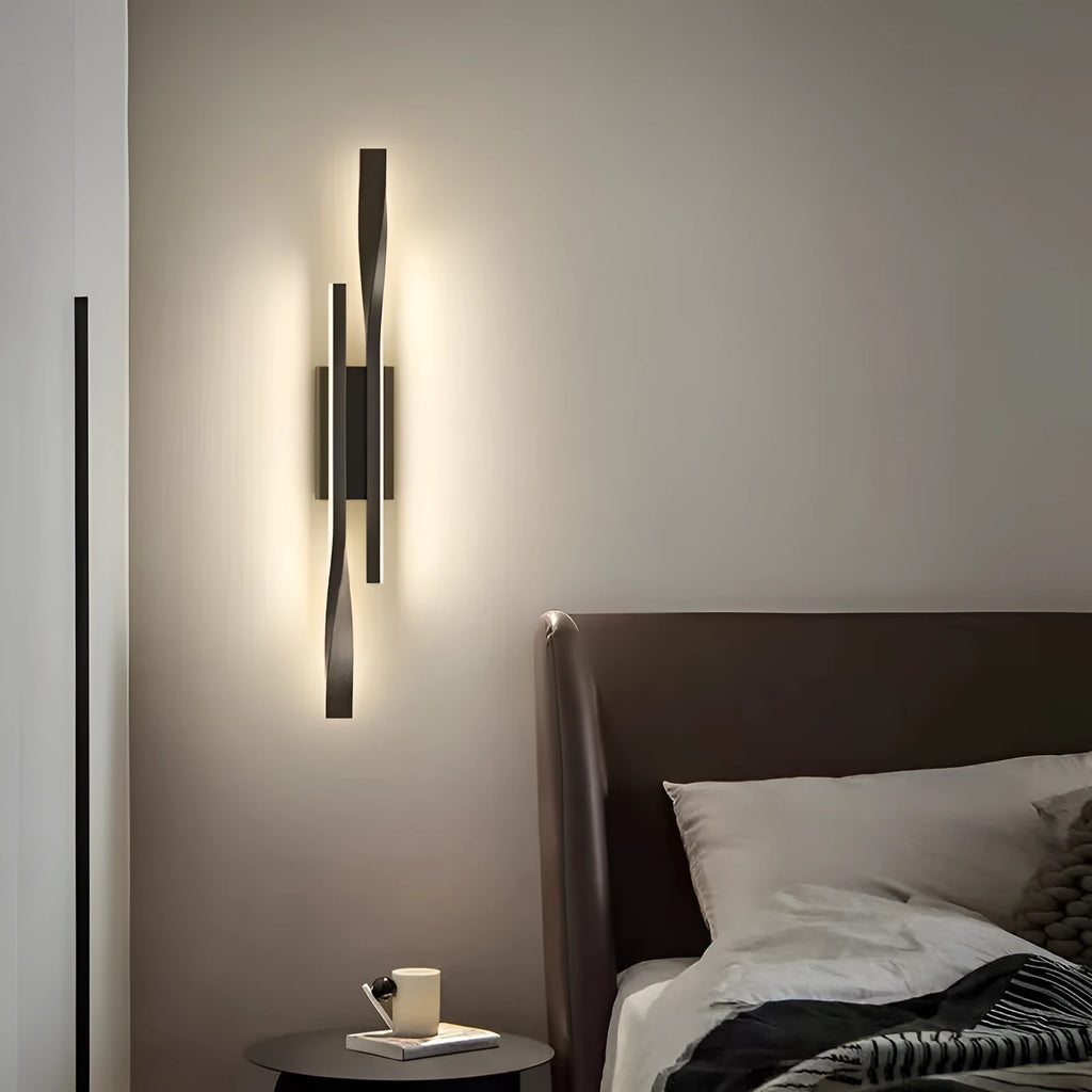 Nordic style 42cm wall lamp in black finish with three-colour adjustable lighting
