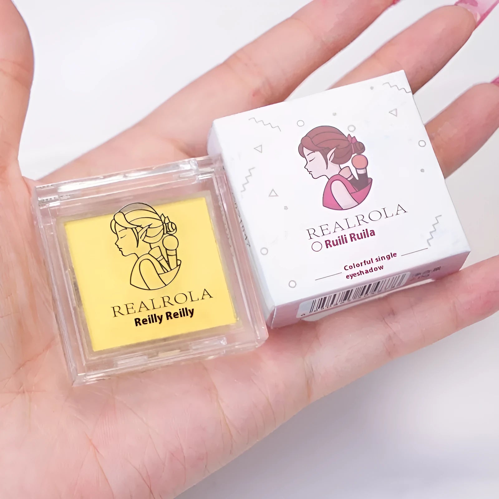 Bright yellow matte monochrome eyeshadow single pan with 2g net content