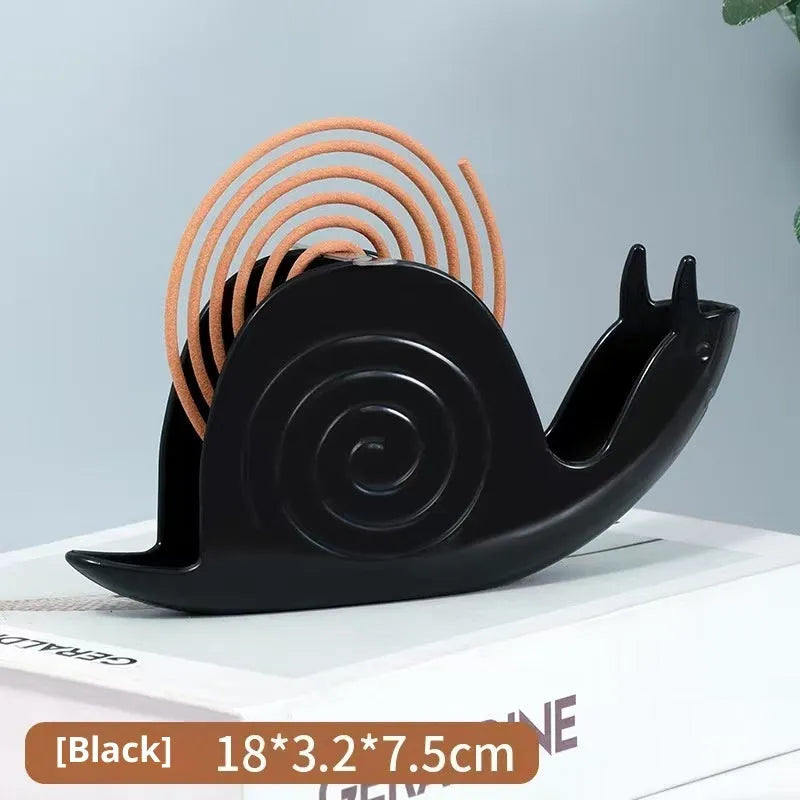Plastic single-layer mosquito incense holder in black or white with animal-style design for bedroom use