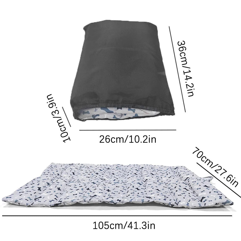 Waterproof folding Oxford fabric mat for dogs and cats packed at 35x25 cm in black color