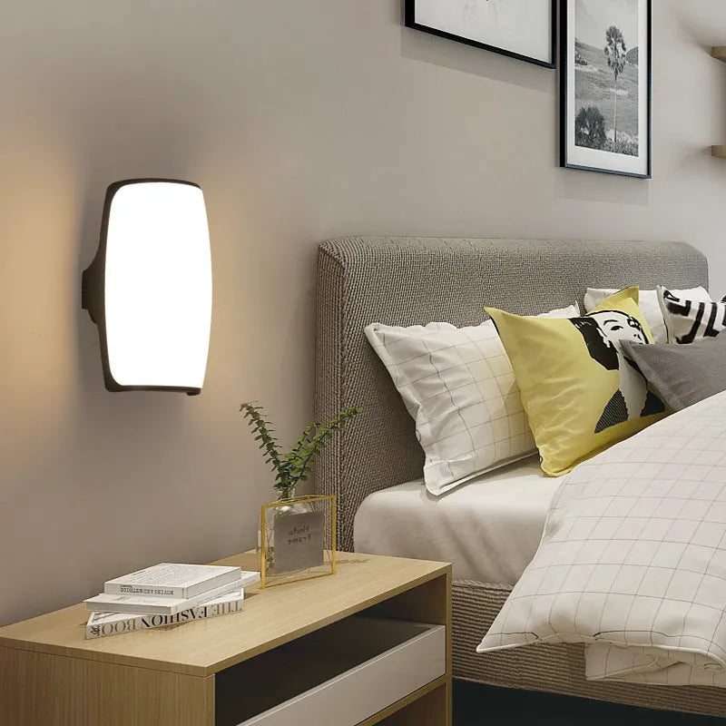 IP65 18W outdoor wall lamp with aluminium PC shell for balcony, stairs, and garden, warm white or pure white.