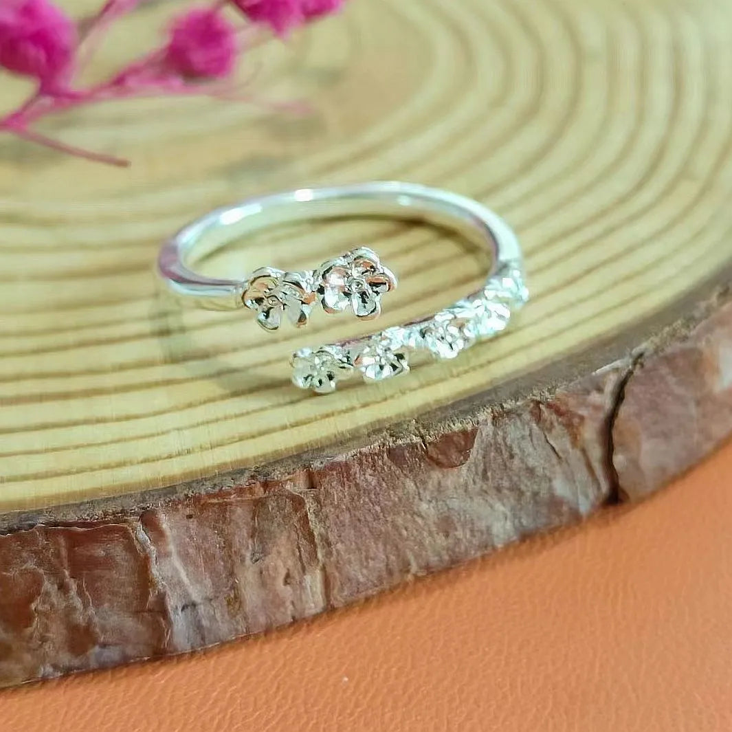 Zinc alloy camellia flower open mouth adjustable ring for women with electroplated finish