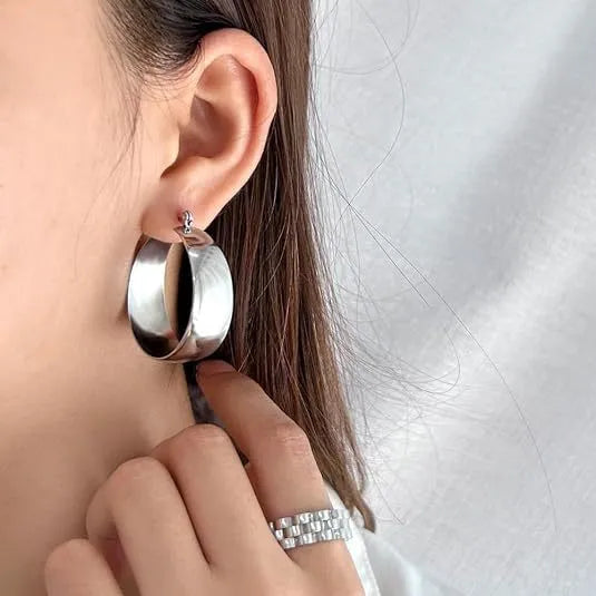 Stainless steel earrings with curved ear wire in gold or steel colour, 25mm and 30mm sizes