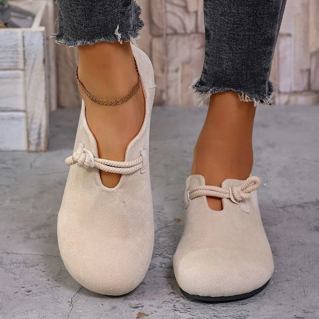 Round head slip-on flat shoes in solid colour, cowhide suede upper, low heel, flat rubber sole, sizes 36-43