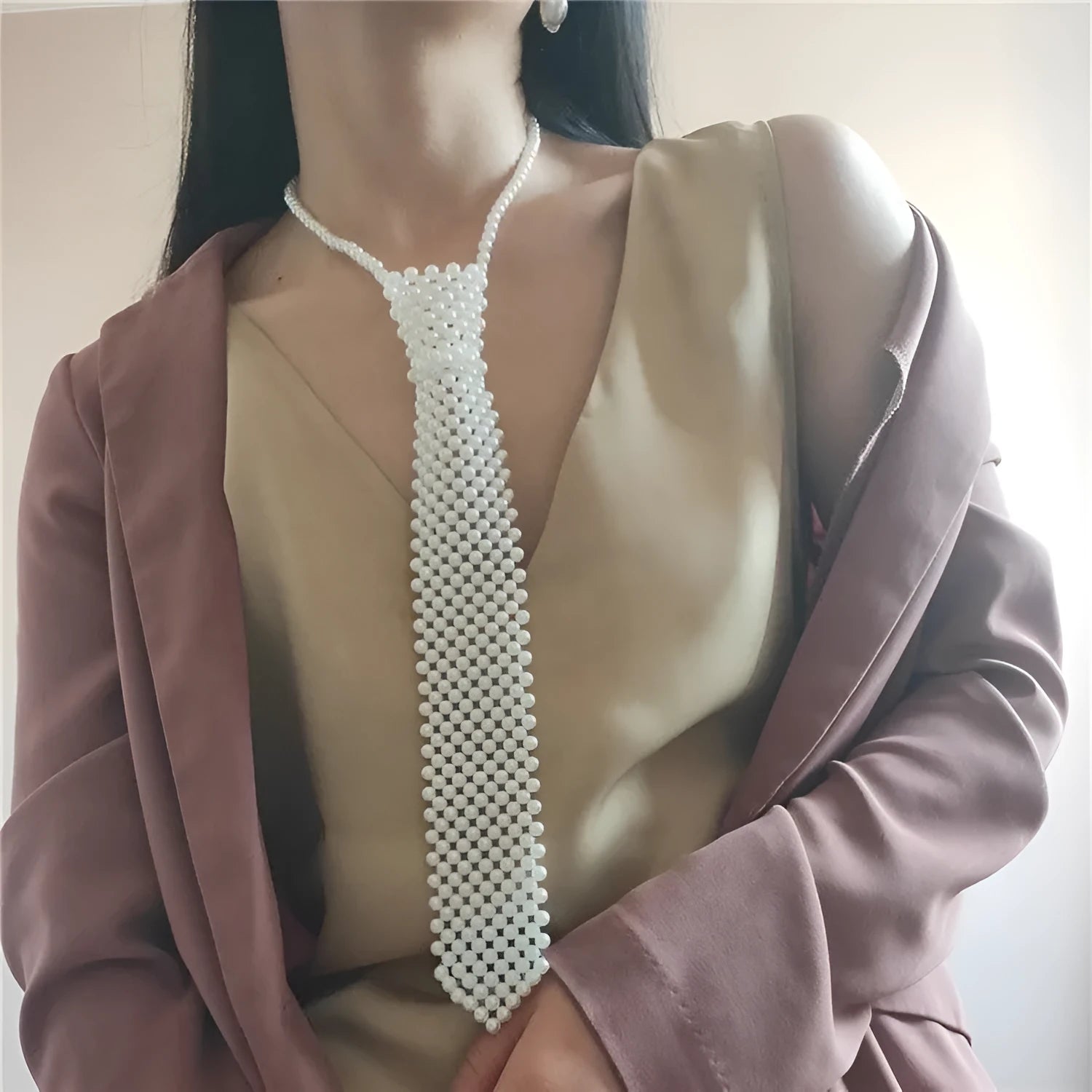 Women's pearl tie body chain jewellery with hollow-out design and alloy fastening