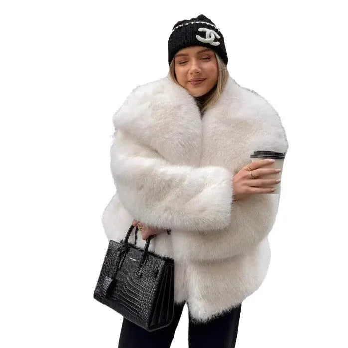 Women's artificial fur coat with large lapel and pockets in high quality white colour, street-fashion style long sleeves