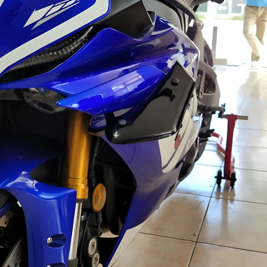 ZX10R spoiler diversion cover in acrylic plastic, non-broken ring fit, shown in black and carbon fibre finish options