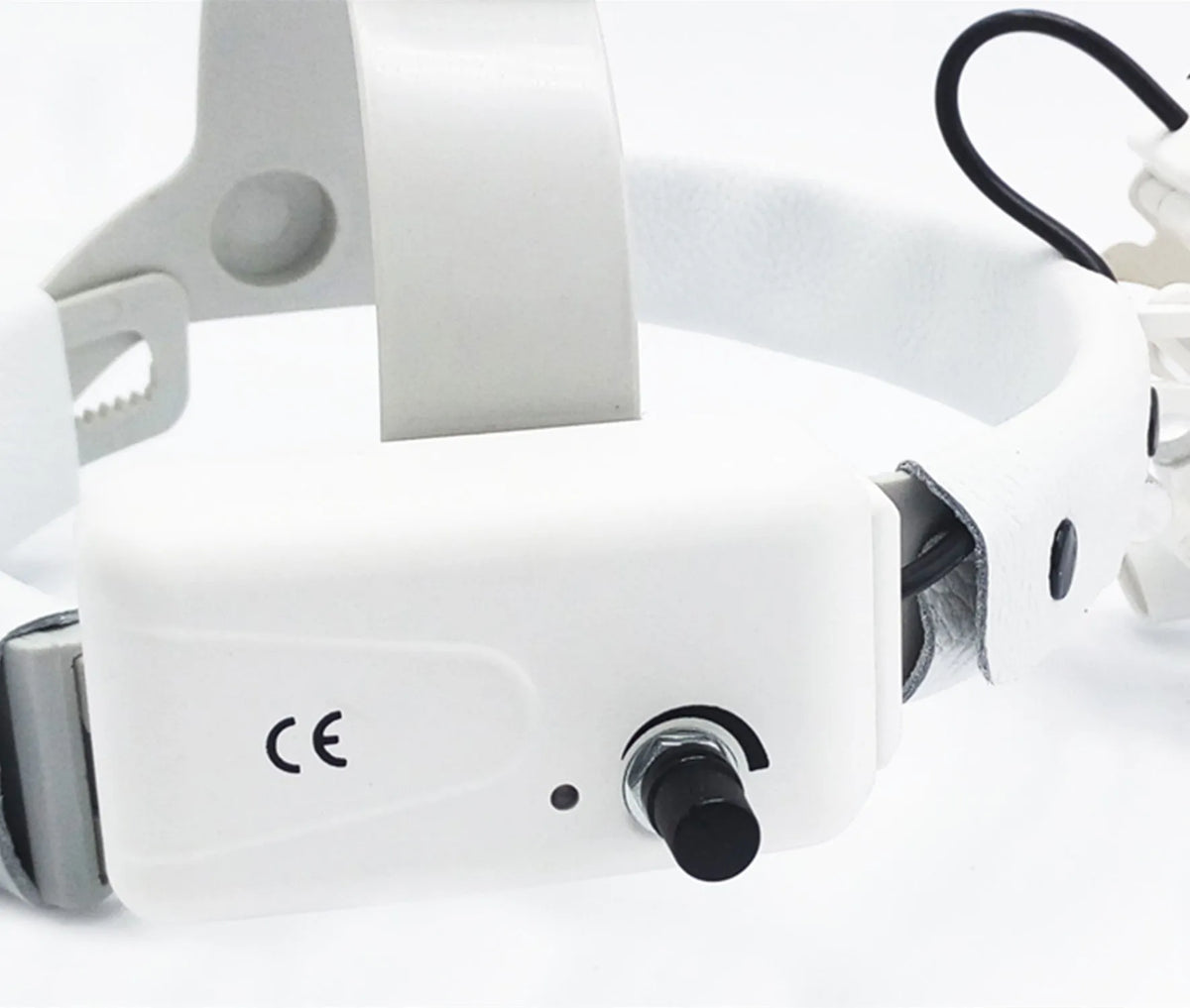 Head-mounted medical magnifying lens with LED spotlight, adjustable brightness, black plastic plexiglass housing