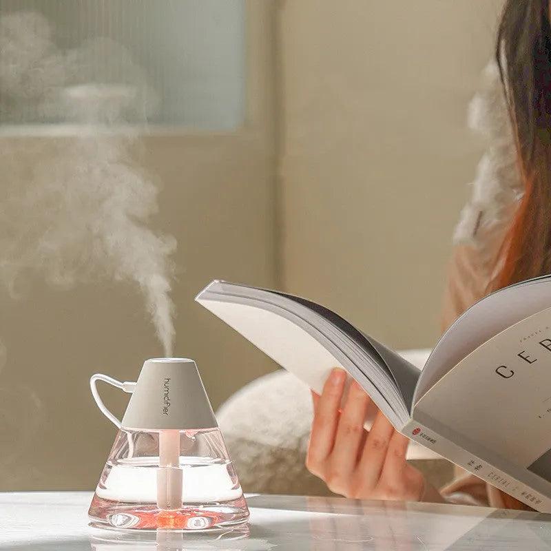 Desktop USB humidifier with atmosphere lamp, white or black plastic body, 102.3 x 102.3 x 101.1cm